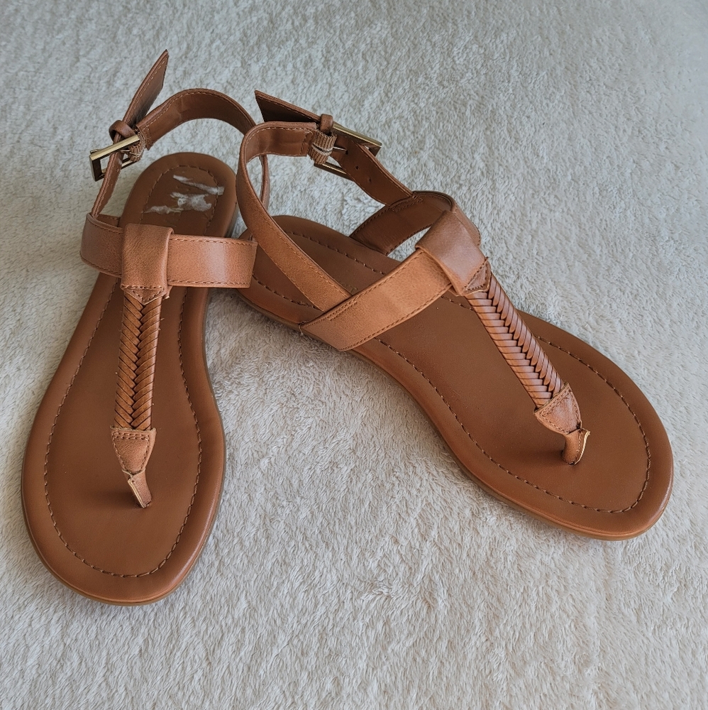 Sandals - Picture 2 of 3